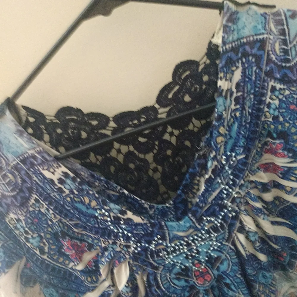 Women's Top - Picture 4 of 5